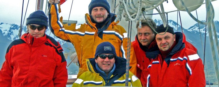 Sails on Antarctica 2007/2008.    S/Y BONA TERRA